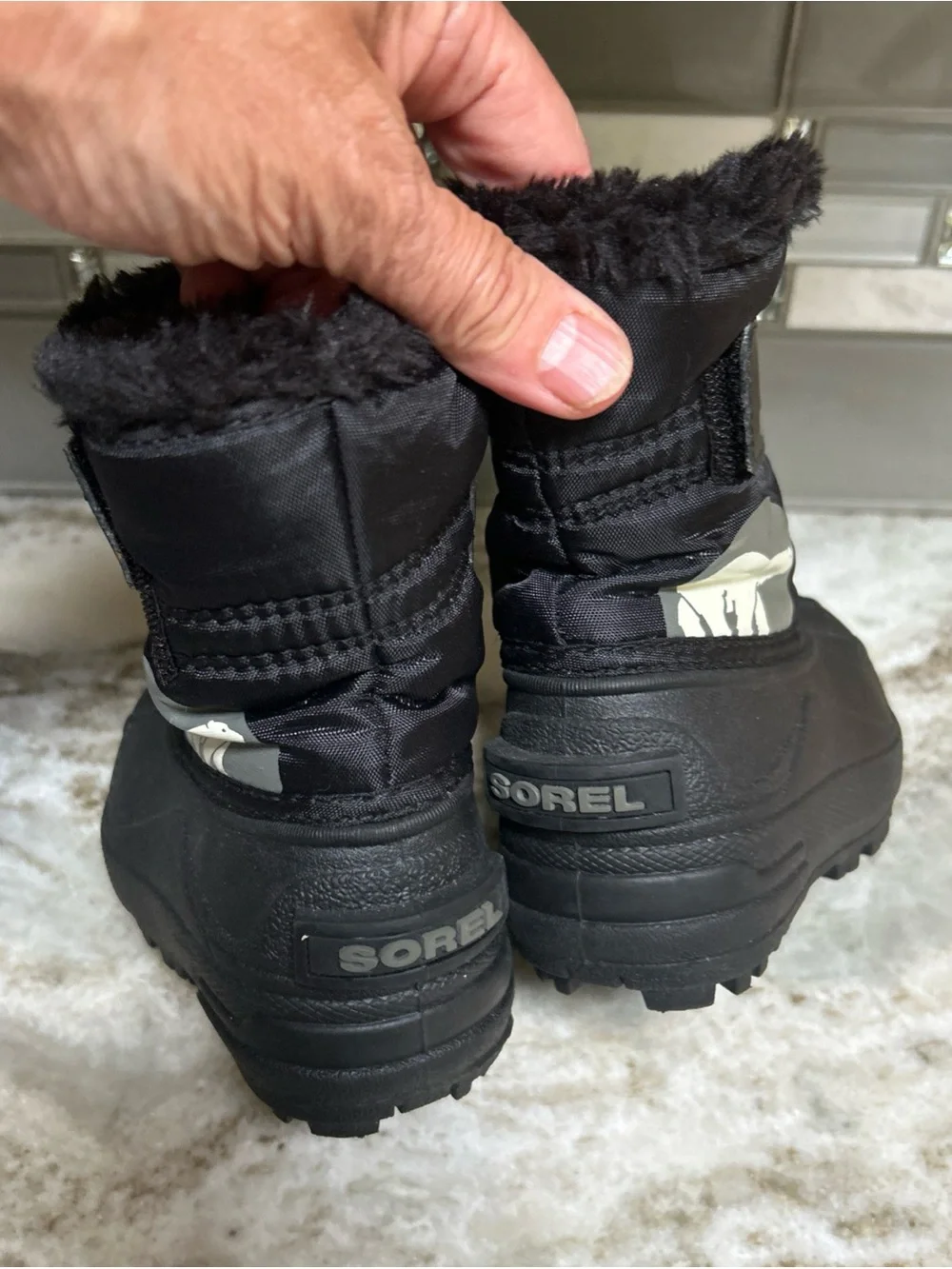 Sorel Commander Snow Boots Black  Kids Sz 6 Waterproof New Back To School
